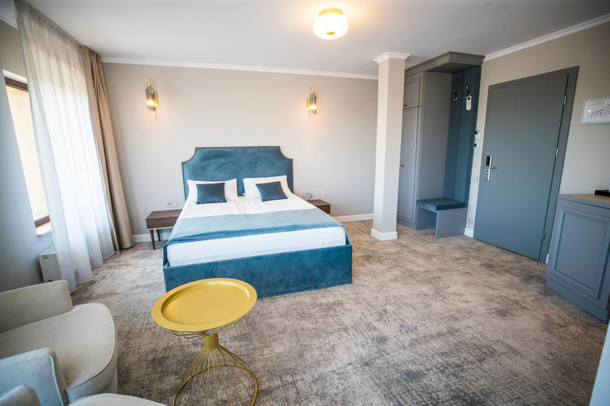 Meridian 4*