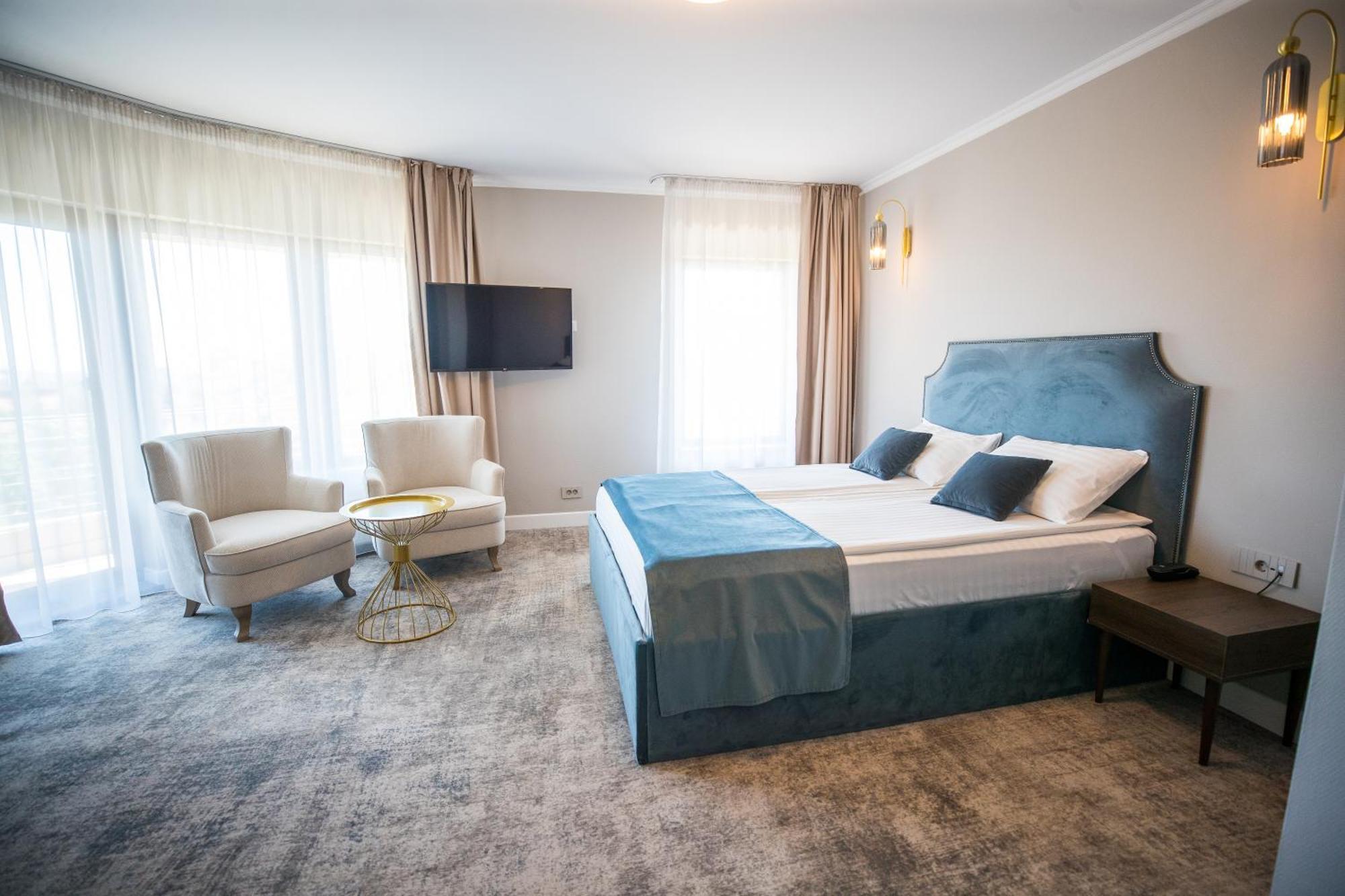 Meridian 4*